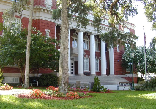 5-27-03 Courthouse front lawn