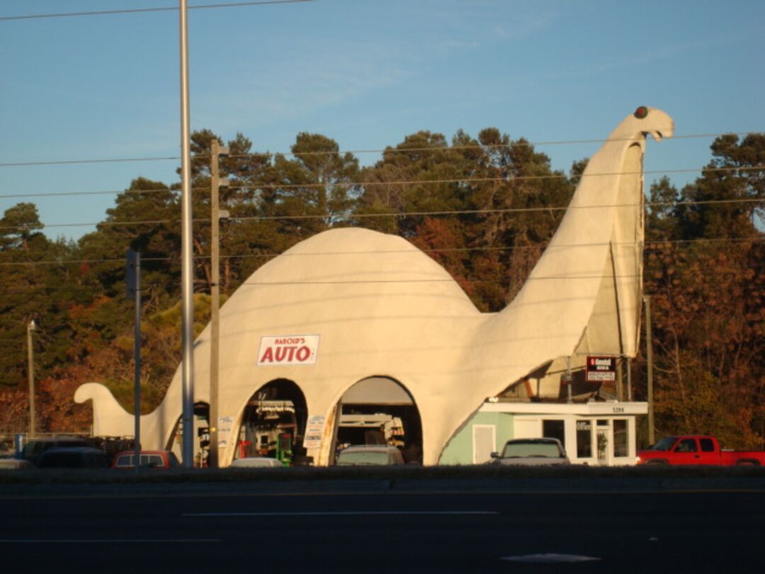 HAROLD'S AUTO DINOSAUR 004