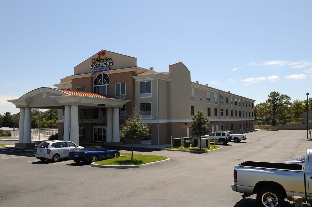 Holiday Inn Express BV West (Cortez)