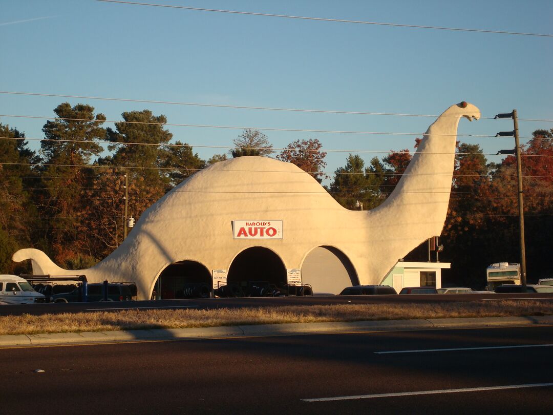 HAROLD'S AUTO DINOSAUR 001