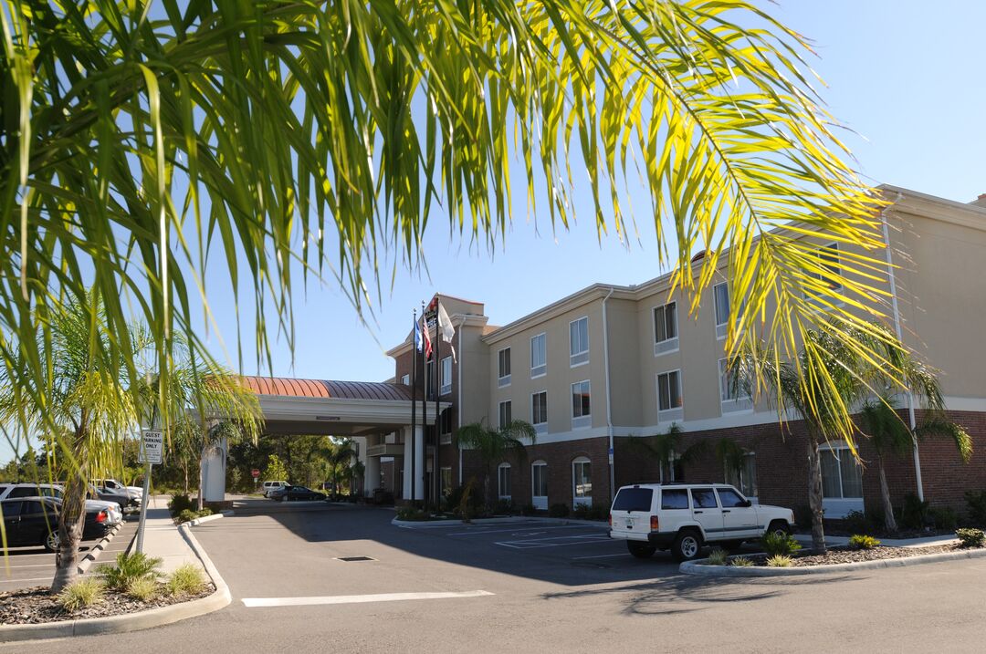 Holiday Inn Express Commercial Way