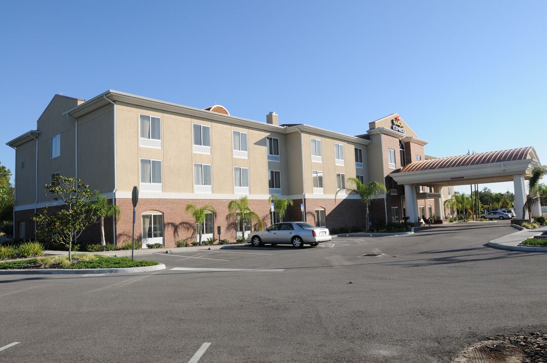 Holiday Inn Express Commercial Way (10)