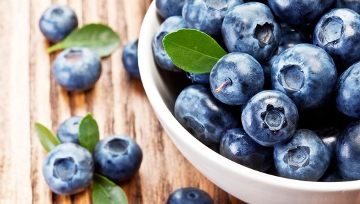 Bowl-of-blueberries-1502x852