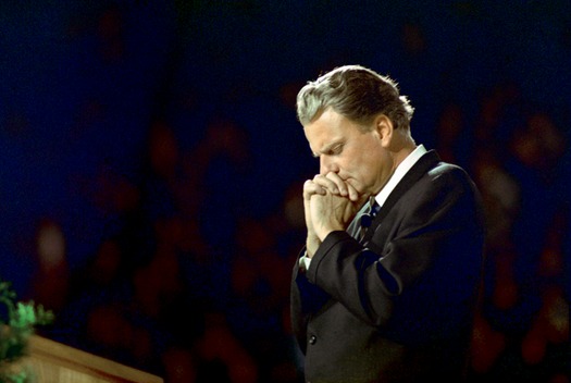 RNS-Billy-Graham-praying 022118