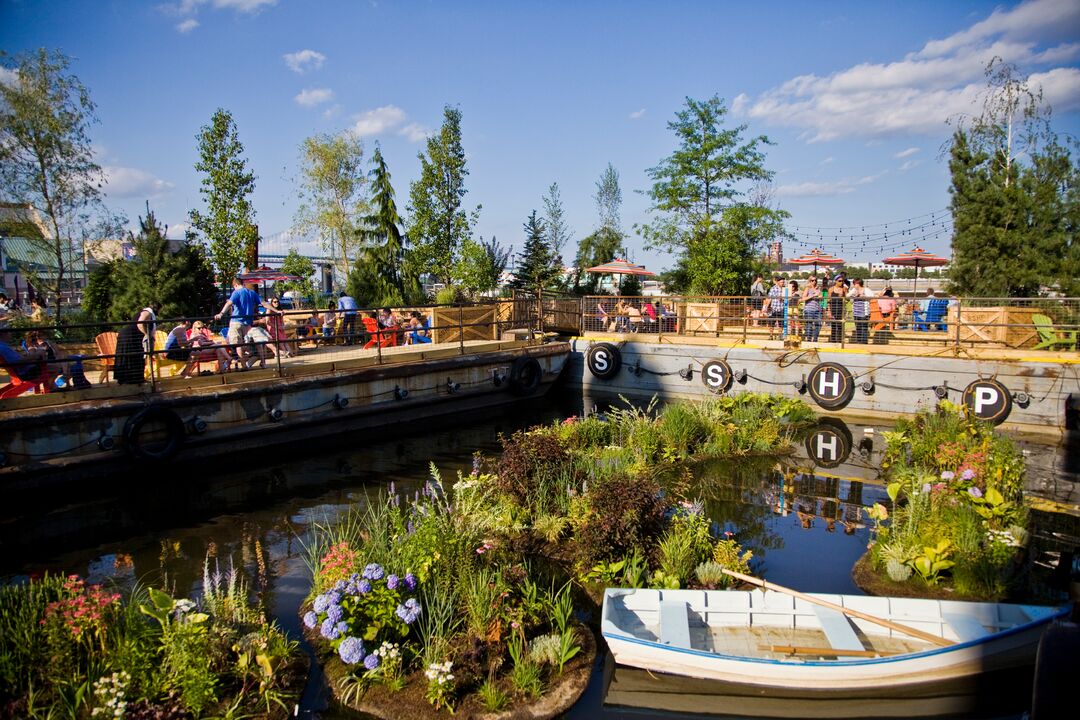 Spruce Street Harbor Park