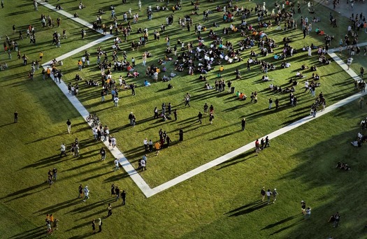 Fans on Fort Duquesne