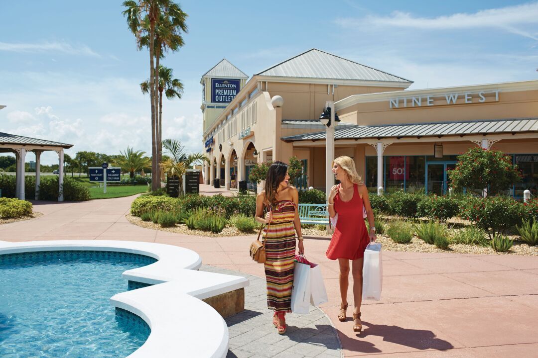 Ellenton Premium Outlets Courtyard