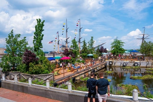 Spruce Street Harbor Park