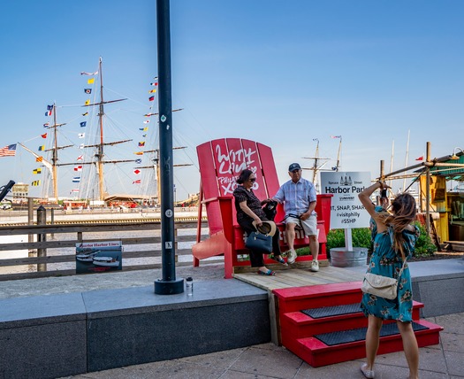 Spruce Street Harbor Park