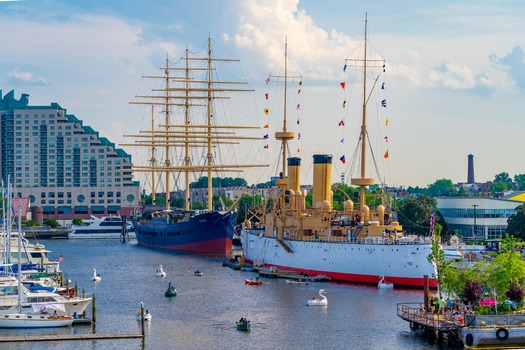 Spruce Street Harbor Park