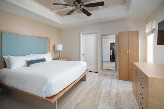 Waterline---Guest-Rooms---221---K-Room-bathroom-door-closed