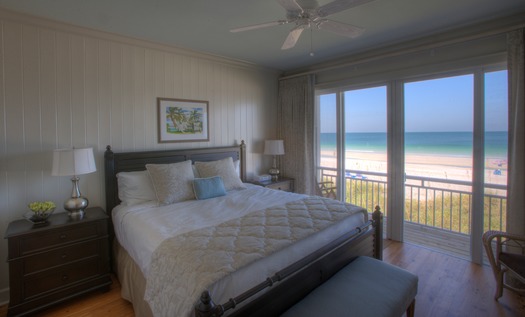 Mainsail Beach Inn