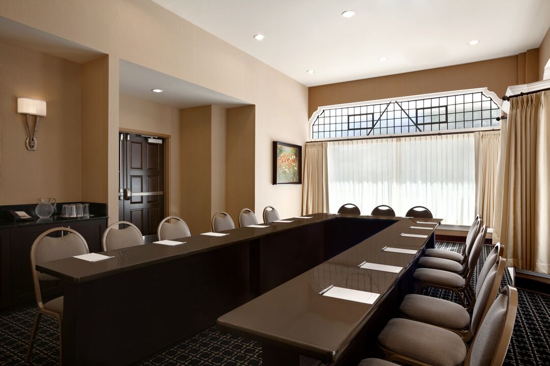 Hampton Inn Anna Marie Meeting Room
