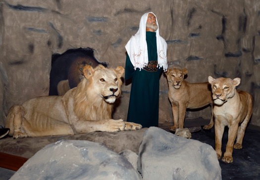 RNS-Bible-Walk04 100818