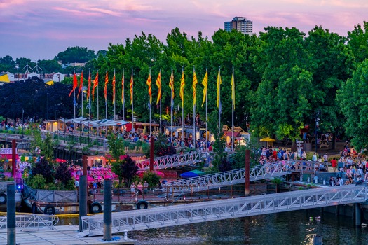 Spruce Street Harbor Park