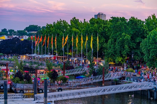 Spruce Street Harbor Park