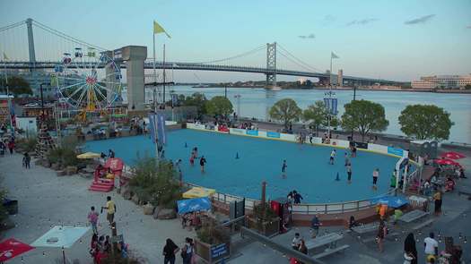 Blue Cross RiveRink Summerfest XOX Ferris Wheel