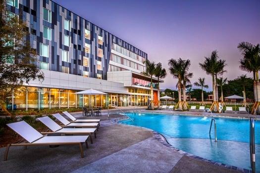 Legacy Hotel - Outside Pool