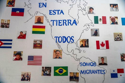 Civil society and religious groups support migrant caravan of Central Americans