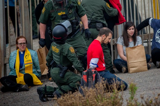 Religious protest at the United States border with Mexico_ Jair Cabrera22