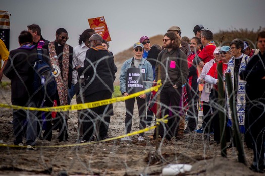 Religious protest at the United States border with Mexico_ Jair Cabrera10