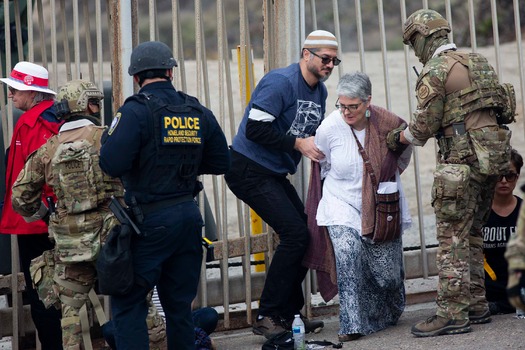 Religious protest at the United States border with Mexico_ Jair Cabrera20