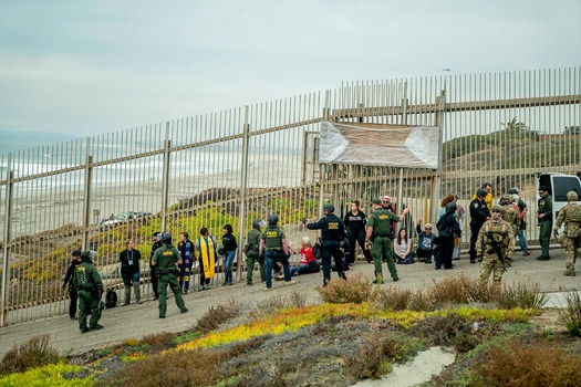 Religious protest at the United States border with Mexico_ Jair Cabrera3