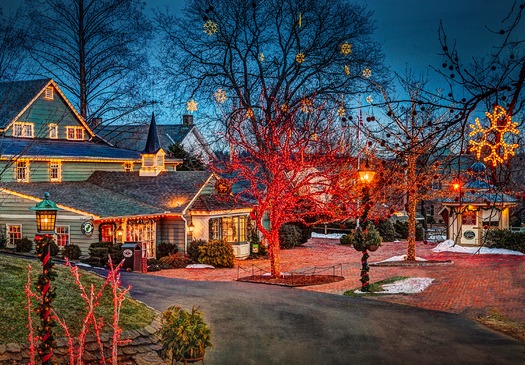 Peddler’s Village Grand Illumination Celebration