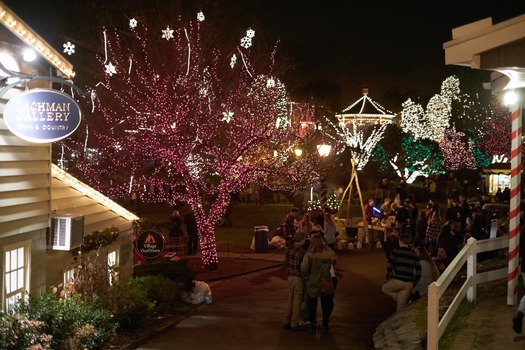 Peddler’s Village Grand Illumination Celebration