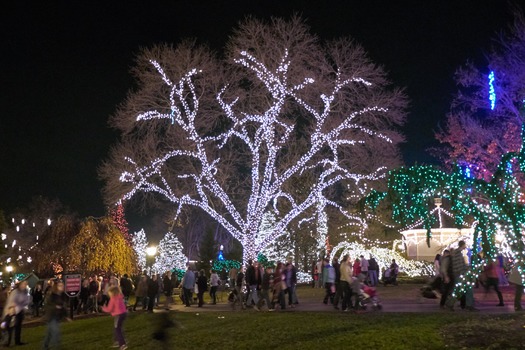 Peddler’s Village Grand Illumination Celebration