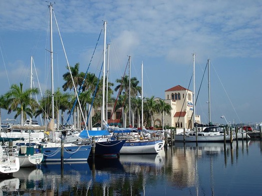 Pier 22 - Restaurant and Twin Dolphin Marina