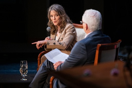 Marianne WilliamsonMarianne Williamson campaigns in Fairfield, Iowa