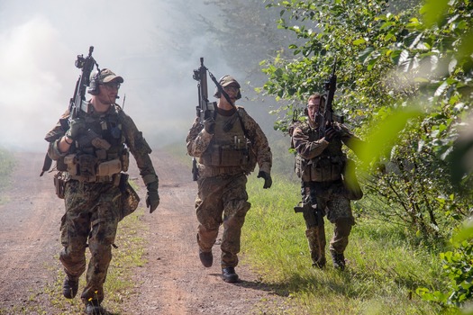 170823-A-MZ938-191German Signal Unit training at Baumholder Urban Ops Site