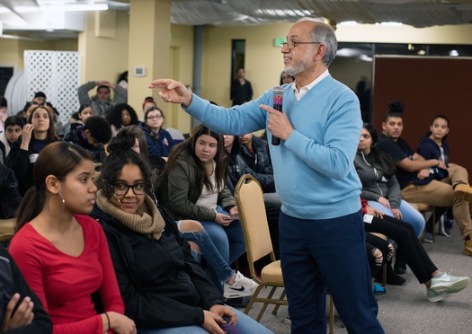 Senior Pastor Roberto Miranda