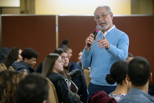 Senior Pastor Roberto Miranda