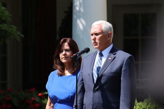 RNS-Trump-Prayer02 050219