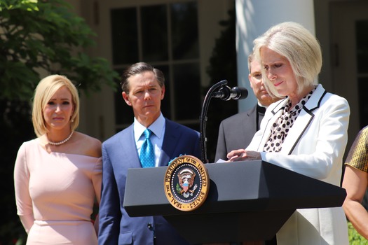 RNS-Trump-Prayer05 050219