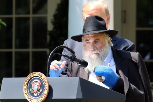 RNS-Trump-Prayer01 050219