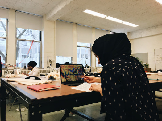 RNS-Refugee-Sewing4 052919