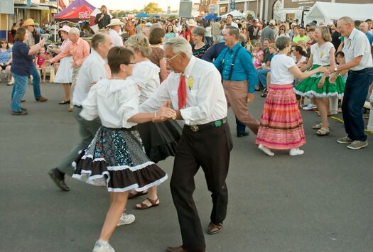 OregonTrailDays_SquareDance_QFarley_02