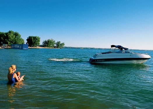 Lake_Mac_BoatAndLady_MForsberg