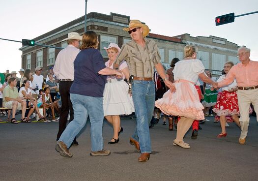 OregonTrailDays_SquareDance_QFarley_15