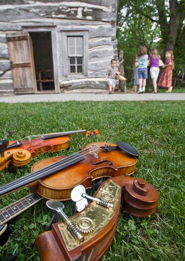 Homestead_Fiddling_479