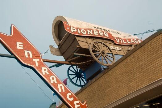 PioneerVillage_01