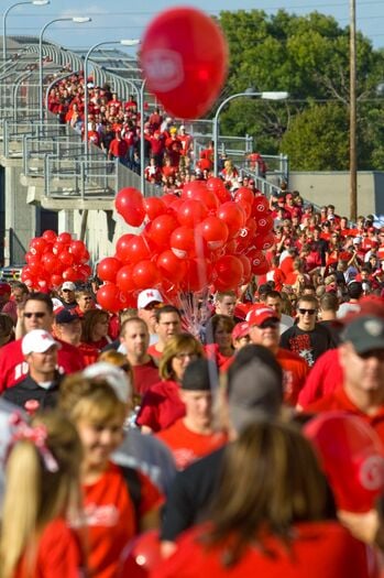 HuskersPregame_300th__158