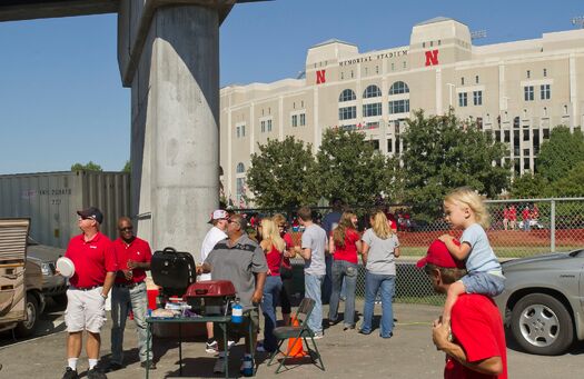 TailgatingPreGame_9.10.11-243