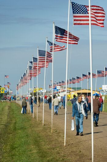 HuskerHarvestDays2008_008