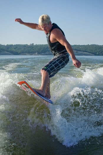 L_and_C_Lake_WakeSurfing_650