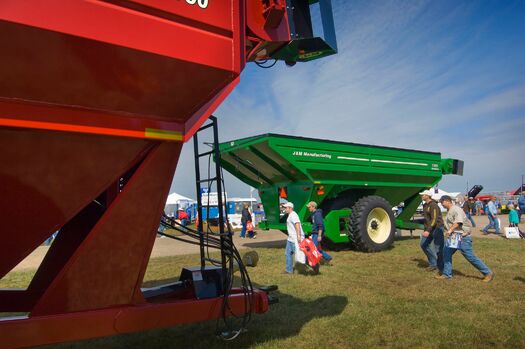 HuskerHarvestDays2008_082