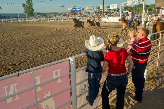 FamilyFun_BigOneRodeo_7.12_076B